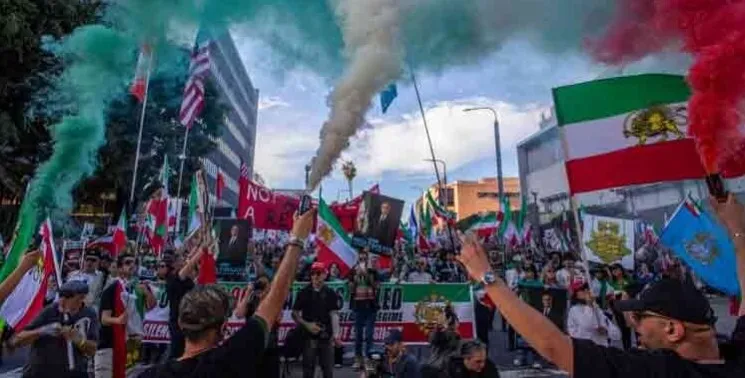 ইরানে বিক্ষোভকারীদের সমর্থনে যুক্তরাষ্ট্রে হাজারো মানুষের মিছিল